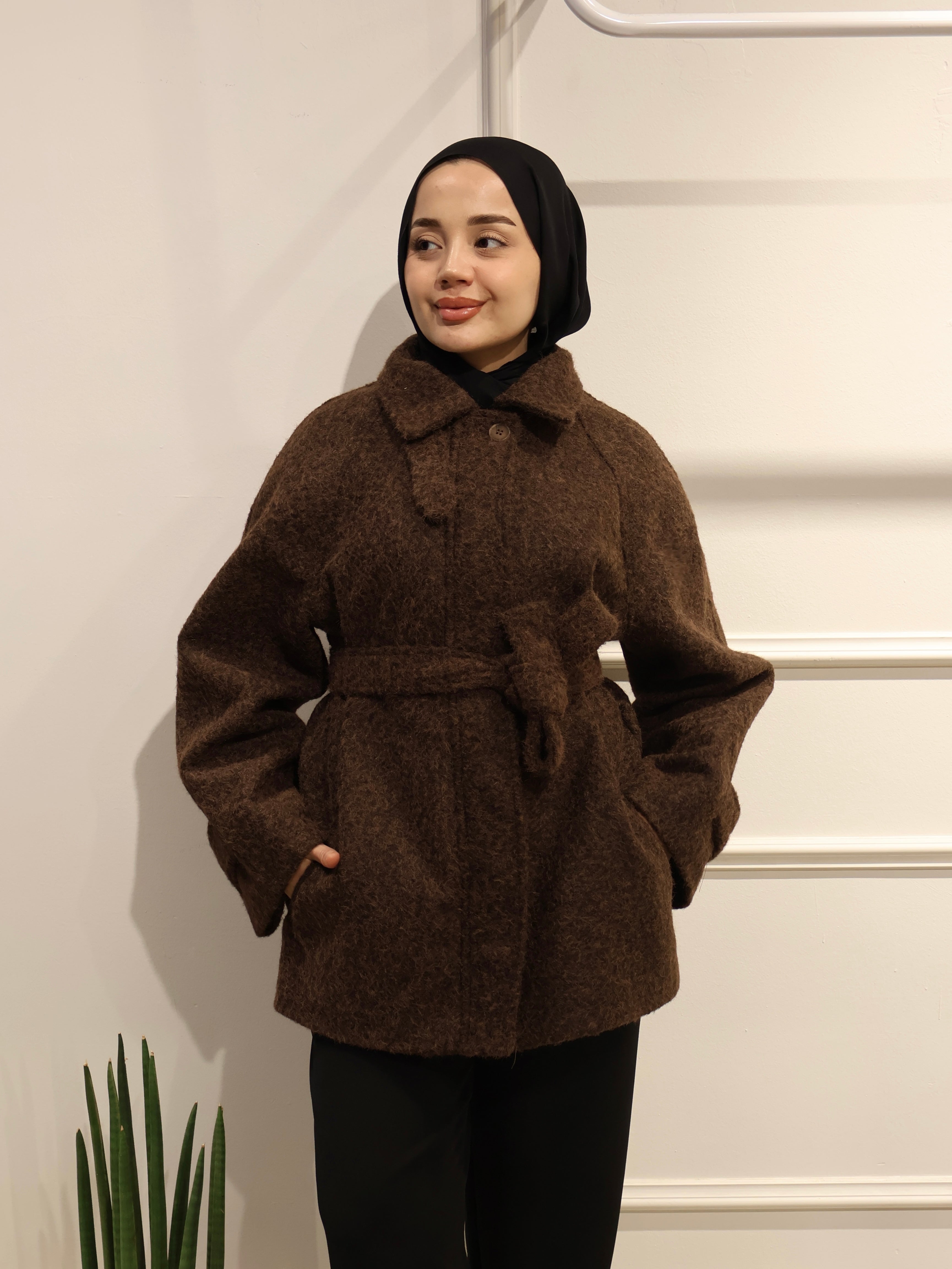 Dik Yaka Kısa Kaban