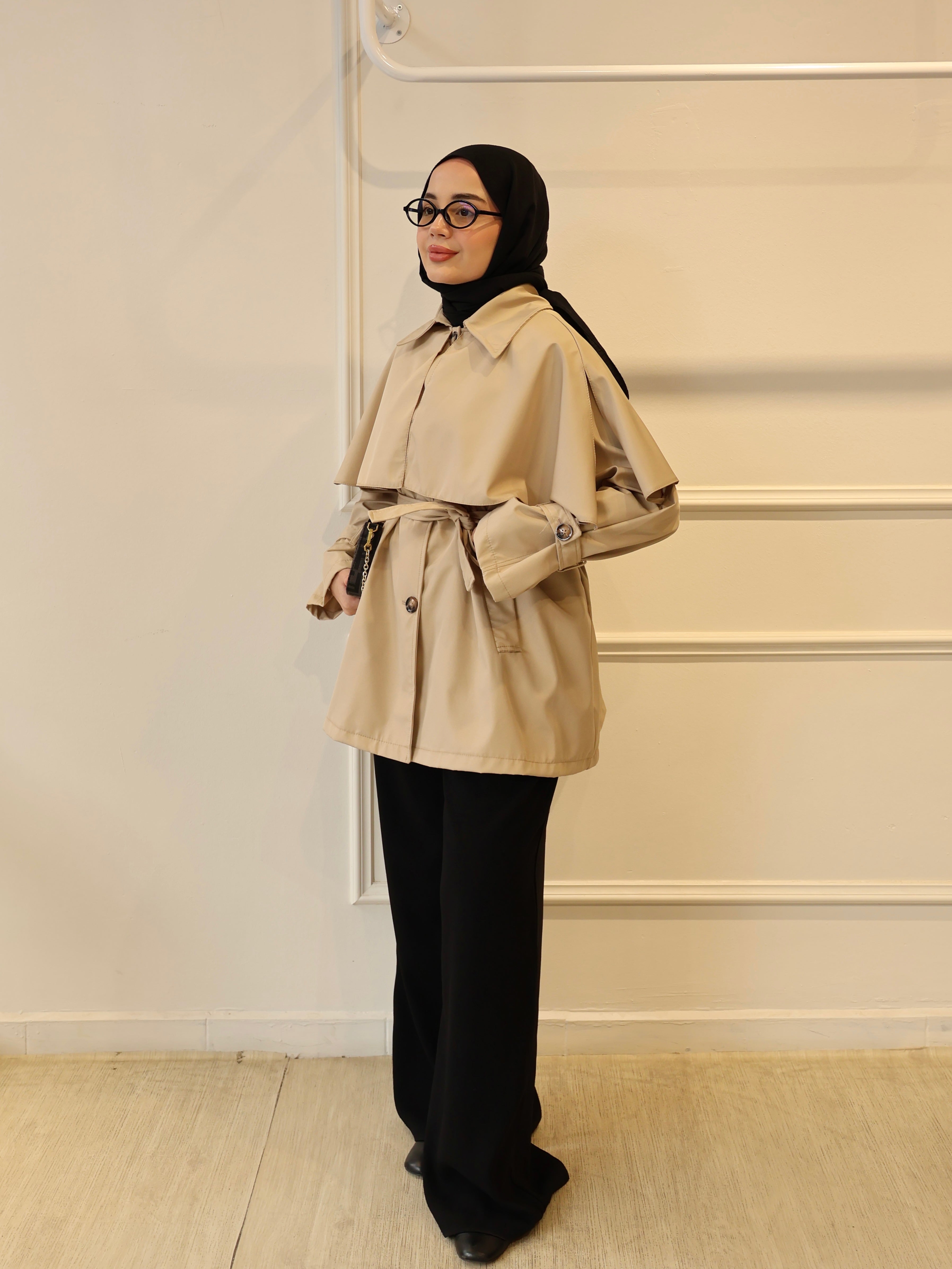 Pelerinli Kısa Trençkot