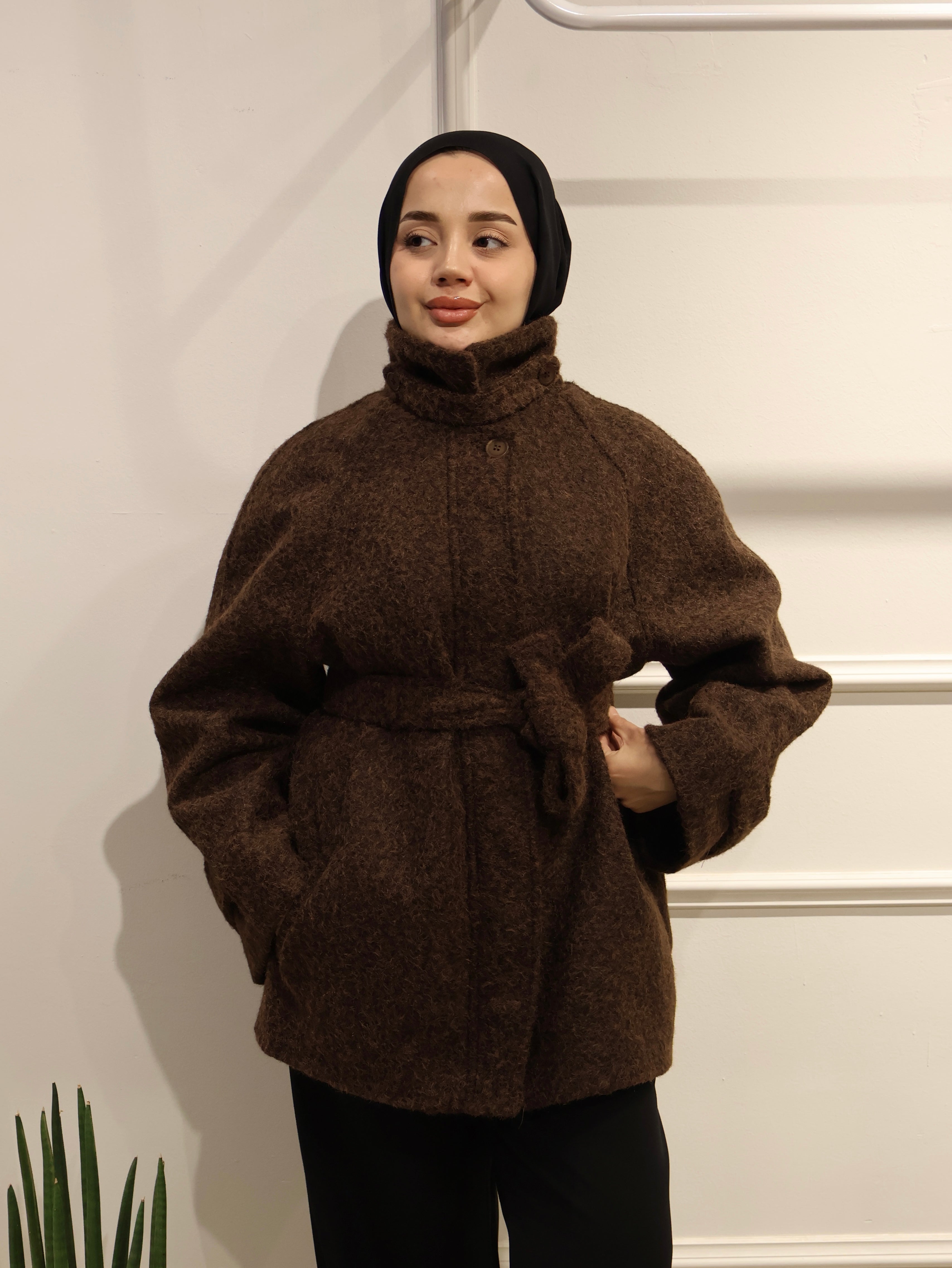 Dik Yaka Kısa Kaban