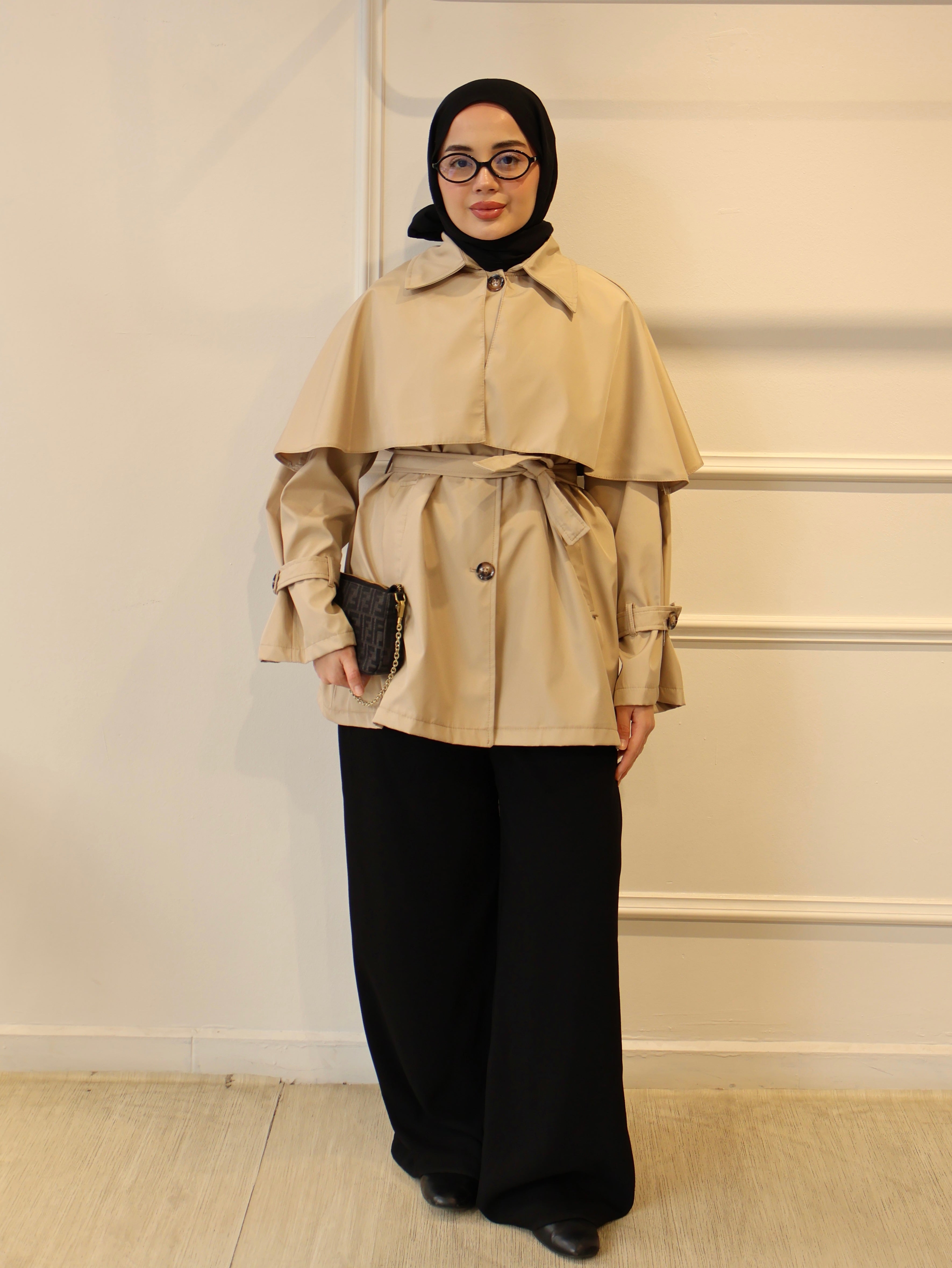 Pelerinli Kısa Trençkot