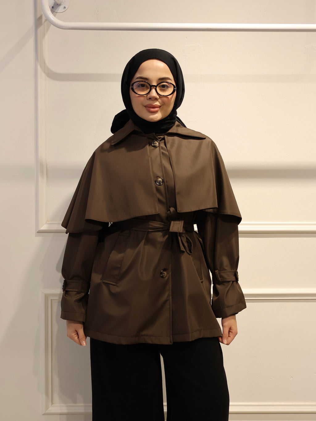 Pelerinli Kısa Trençkot